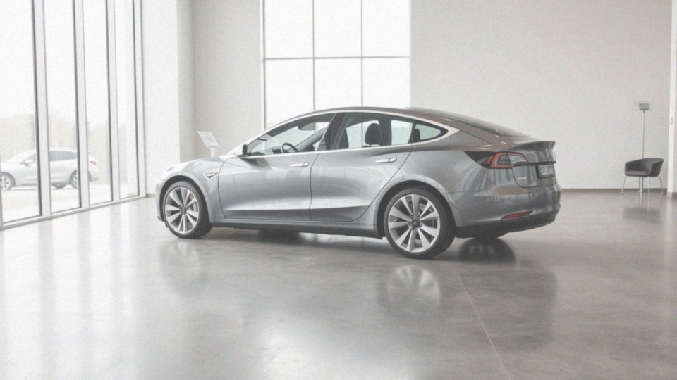 Kiedy został zaprezentowany Tesla Model 3?