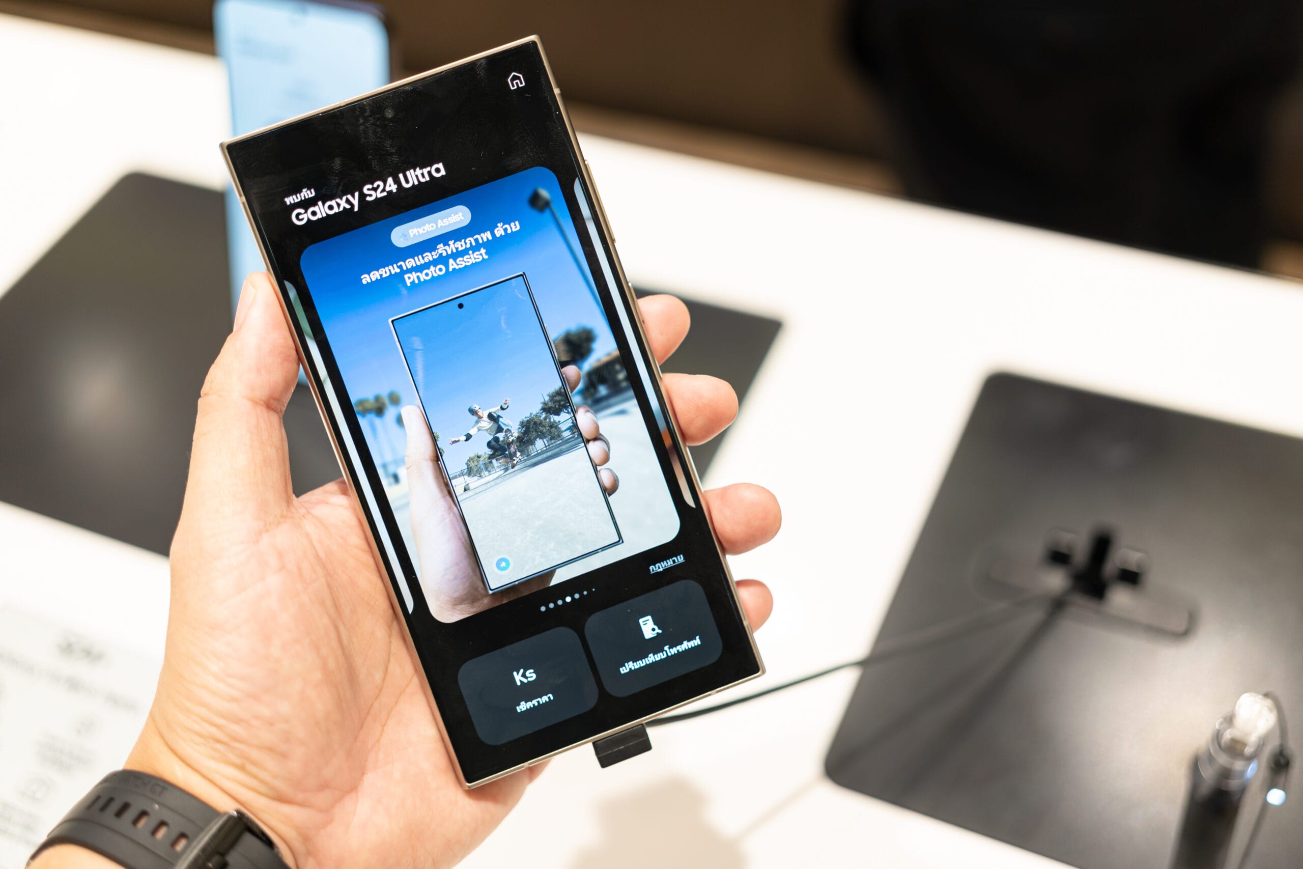 Etui do Samsung S24 Ultra a kompatybilność ze szkłami ochronnymi – jak uniknąć podważania szkła?