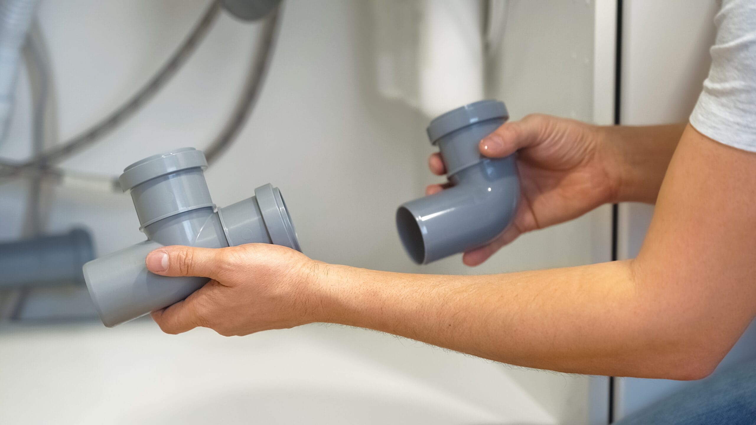 Jak wybrać odpowiednie rury i kształtki do instalacji wodnej