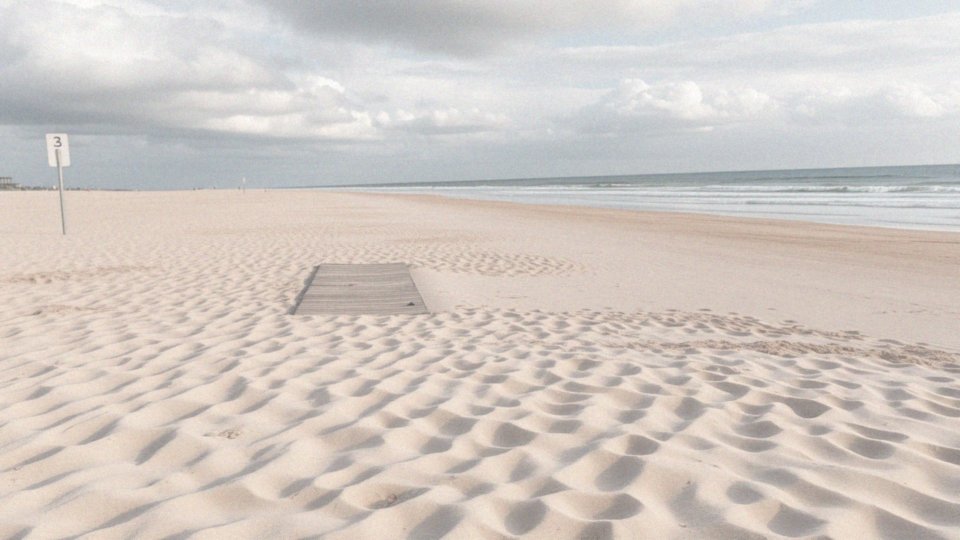 Kołobrzeg plaża zachodnia – atrakcje i udogodnienia dla turystów